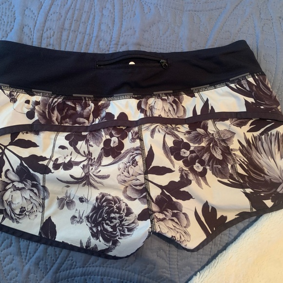 Lululemon Speed Short - Picture 5 of 5